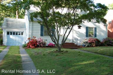 Main picture of 144 W Bayview Blvd
