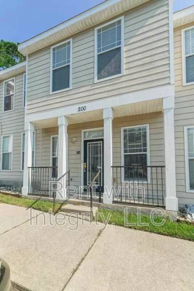 Main picture of 2400 Fred Smith Rd