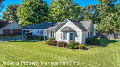 Main picture of 813 Foster Ave