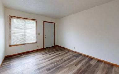 Main picture of 2923 W Anna St