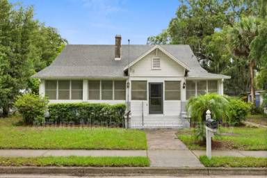 Main picture of 40 W Smith St