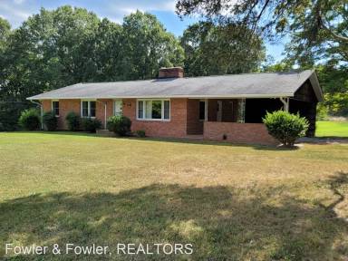 Main picture of 4011 N Main St