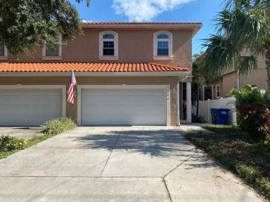 Main picture of 2706 W Horatio St