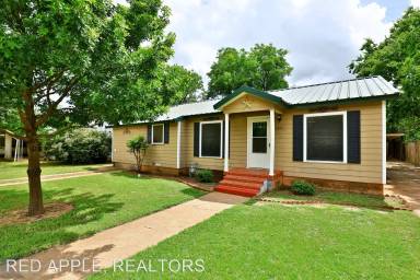 Main picture of 1017 Matador St