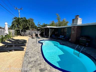 Main picture of 450 Kale St