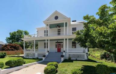 Main picture of 550 Valley St
