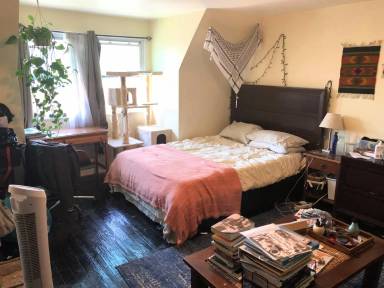 Main picture of 812 Portland St