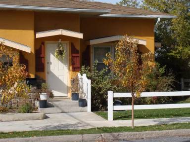 Main picture of 434 E Halliday St