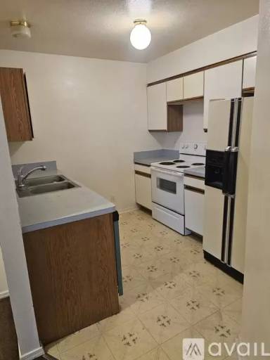 Main picture of 2120 Stace St