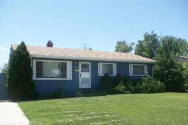 Main picture of 4015 E 8th St