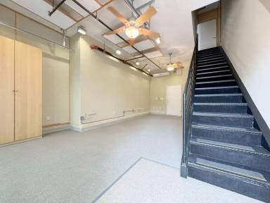 Main picture of 665 N Poinsettia St
