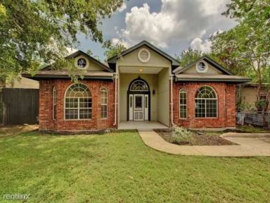 Main picture of 4501 Leslie Ave
