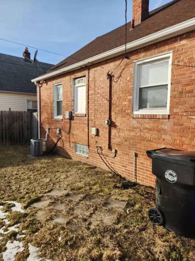 Main picture of 14017 Elsetta Ave