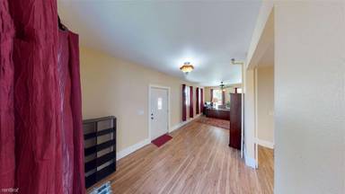 Main picture of 310 1st St NE