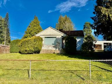 Main picture of 4615 Picnic Point Rd