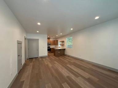 Main picture of 819 W Williams St