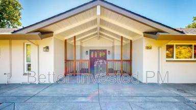 Main picture of 475 Country Club Dr