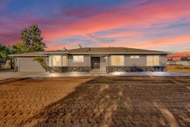 Main picture of 60 Old Stagecoach Rd
