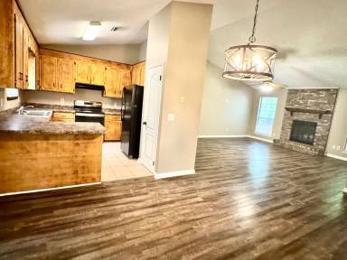 Main picture of 601 Iroquois Rd