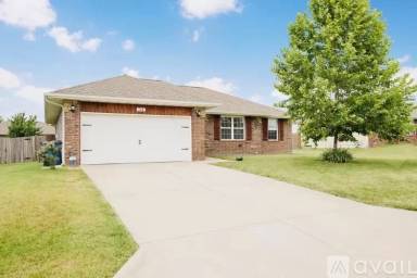 Main picture of 706 W Lake Ave