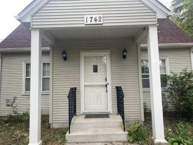 Main picture of 1742 Howard St N