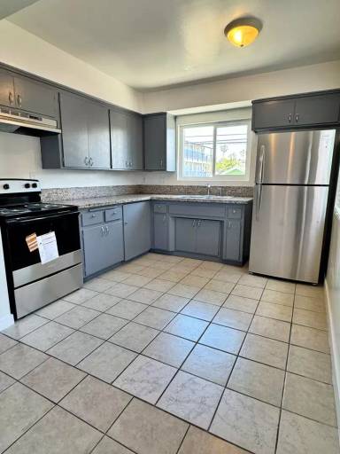 Main picture of 1740 Freeman Ave