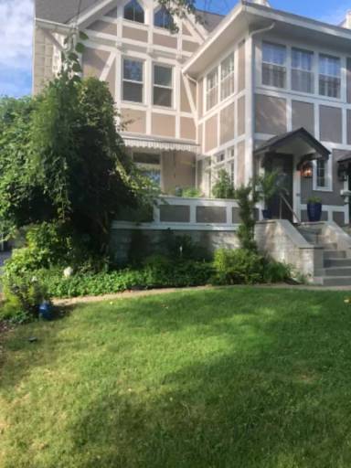 Main picture of 969 Marion Ave