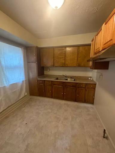 Main picture of 3527 E 103rd St