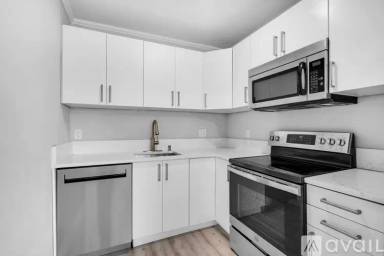 Main picture of 4500 NE 18th Ave