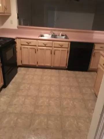 Main picture of 2195 Lake Springs Ln