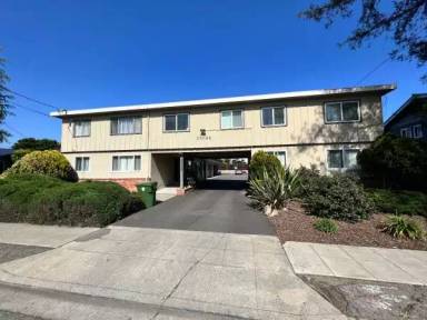 Main picture of 20066 Lake Chabot Rd