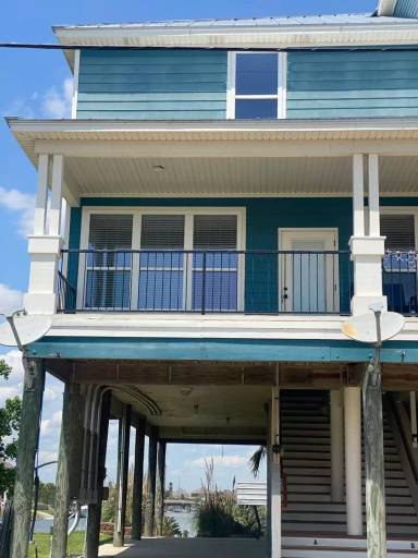 Main picture of 200 Lakeview Dr