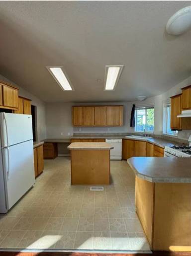 Main picture of 1015 94th Ave