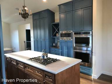 Main picture of 228 Le Point St