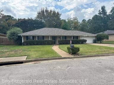 Main picture of 406 Hollyoak Dr