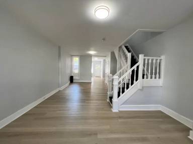 Main picture of 646 N Frazier St