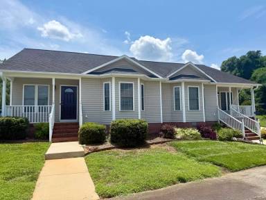 Main picture of 625 Apple St
