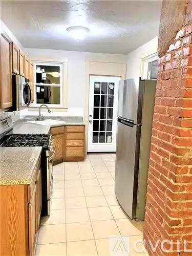 Main picture of 462 S Meadowcroft Ave