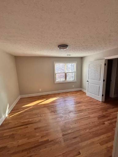 Main picture of 5870 Sherwood Pl