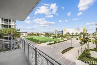 Main picture of Avery Dania Pointe East