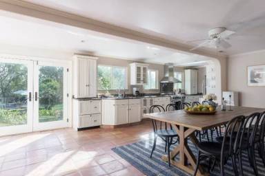 Main picture of 8215 Appian Way