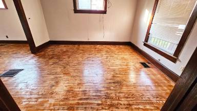 Main picture of 34 Sycamore St