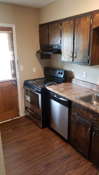 Main picture of 407 Gaines St SW