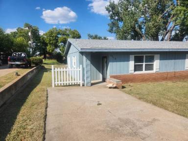 Main picture of 1712 Simpson Ave