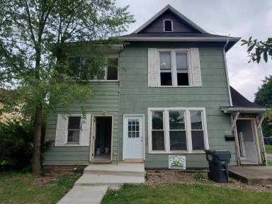 Main picture of 725 W 8th St