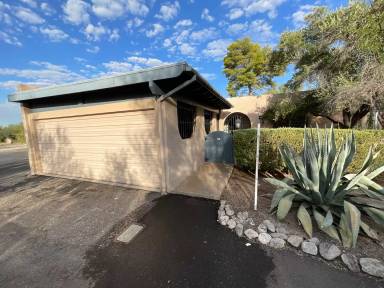 Main picture of 4700 N Calle Lampara