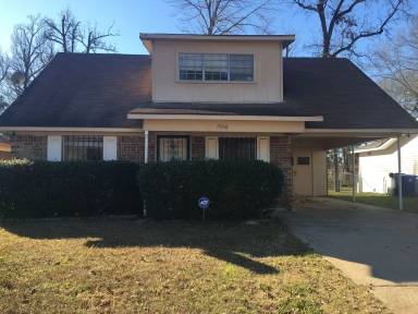 Main picture of 7906 Woodfield Dr