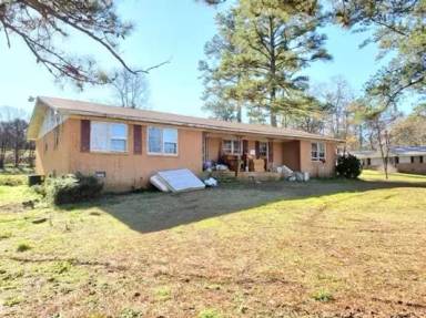Main picture of 1011 Webb Ln