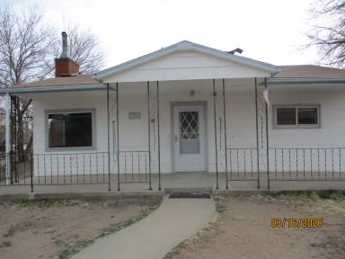 Main picture of 912 Grand Ave