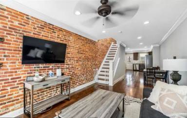 Main picture of 506 S Robinson St